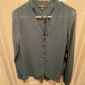 LULU’s Long Sleeve Top. Small. Priced to sell.